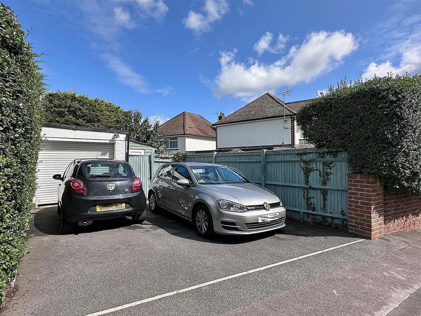 For Sale House Detached in Victoria Drive, Eastbourne